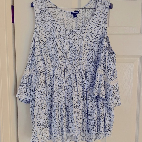 Torrid cold shoulder peasant top - Picture 1 of 6